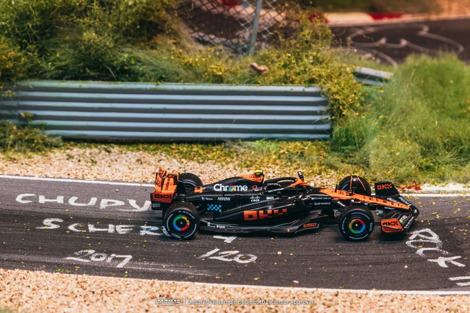 Tarmac Works 1:64 McLaren F1 MCL60 Japanese Grand Prix 2023 Lando Norris – 1:64 diecast car – photo 3
