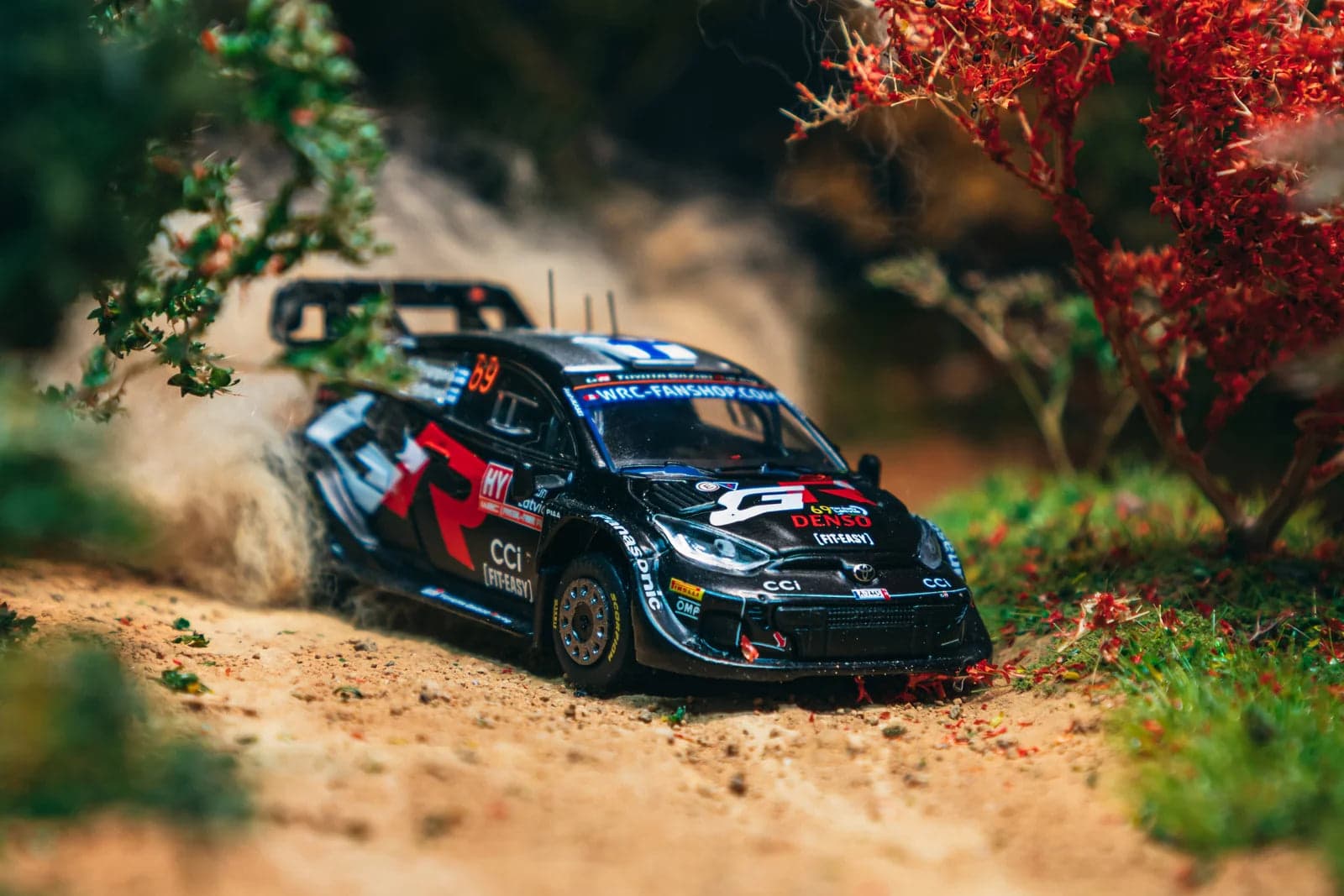 Tarmac Works 1:64 Toyota GR YARIS Rally1 HYBRID Rally Latvia 2024 Winner – 1:64 diecast car – photo 5