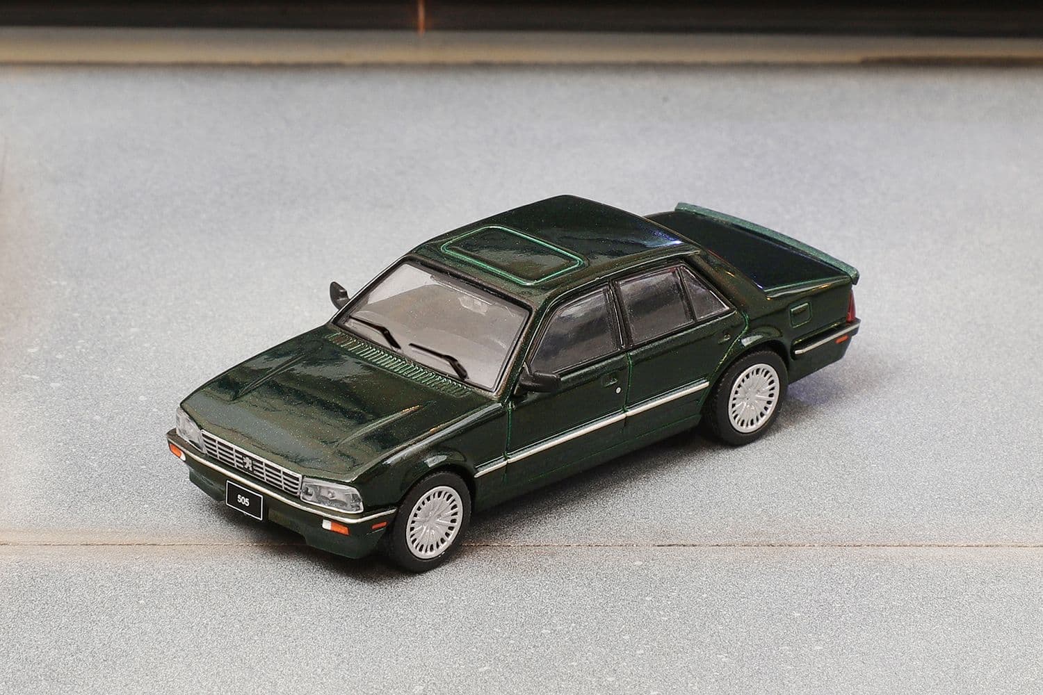 Peugeot 505 – 1:64 Shadow diecast car – photo 2
