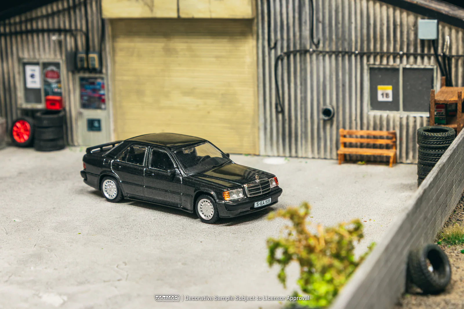 Tarmac Works - 1/64 Mercedes-Benz 190 E 2.3-16 Blue-Black metallic - GLOBAL64