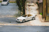 Tarmac Works 1:64 Mercedes-Benz SL 500 Koenig Specials White - 1ISTO64