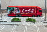 Tarmac Works 1:64 Mitsubishi Fuso Super Great Coca-Cola Santa Truck - 1ISTO64